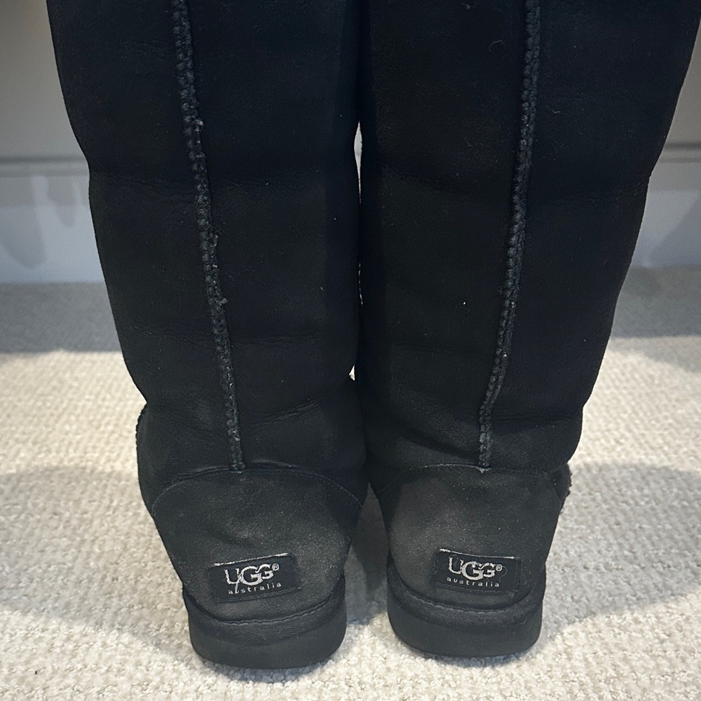 UGG Black Winter Boots - Picture 2 of 4